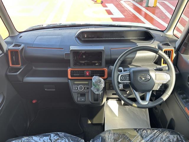 タント ファンクロスターボ パノラマアップグレードパック スマートキー LEDヘッドライト 両側パワースライドドア フルオートエアコン シートヒーター ロールサンシェード シートバックテーブル 革巻きハンドル ルーフレール(8枚目)