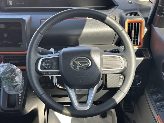 タント ファンクロスターボ パノラマアップグレードパック スマートキー LEDヘッドライト 両側パワースライドドア フルオートエアコン シートヒーター ロールサンシェード シートバックテーブル 革巻きハンドル ルーフレール(9枚目)