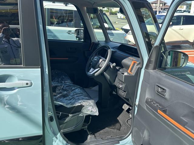 タント ファンクロスターボ パノラマアップグレードパック スマートキー LEDヘッドライト 両側パワースライドドア フルオートエアコン シートヒーター ロールサンシェード シートバックテーブル 革巻きハンドル ルーフレール(20枚目)