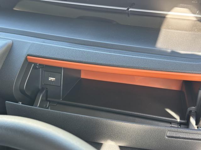 タント ファンクロスターボ パノラマアップグレードパック スマートキー LEDヘッドライト 両側パワースライドドア フルオートエアコン シートヒーター ロールサンシェード シートバックテーブル 革巻きハンドル ルーフレール(24枚目)