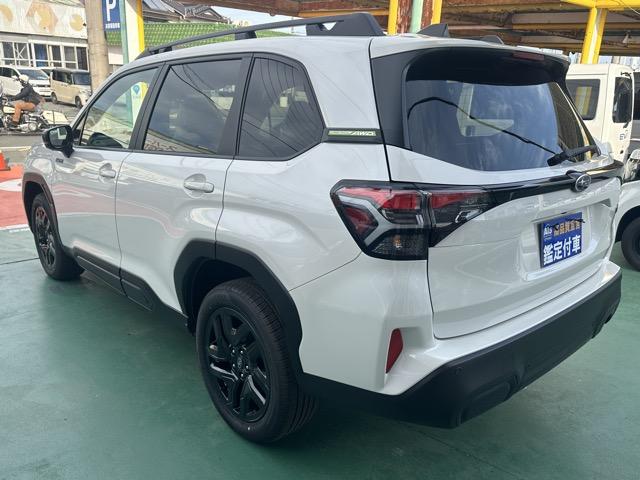 フォレスター X-ブレイクS:HEV EX アイサイト LEDヘッドランプ 11.6インチセンターインフォメーションディスプレイ ドライバーモニタリングシステム 12.3インチフル液晶メーター ハンズフリーパワーリヤゲート 登録済未使用車(5枚目)