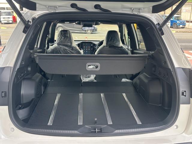 フォレスター X-ブレイクS:HEV EX アイサイト LEDヘッドランプ 11.6インチセンターインフォメーションディスプレイ ドライバーモニタリングシステム 12.3インチフル液晶メーター ハンズフリーパワーリヤゲート 登録済未使用車(15枚目)