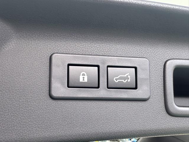 フォレスター X-ブレイクS:HEV EX アイサイト LEDヘッドランプ 11.6インチセンターインフォメーションディスプレイ ドライバーモニタリングシステム 12.3インチフル液晶メーター ハンズフリーパワーリヤゲート 登録済未使用車(16枚目)