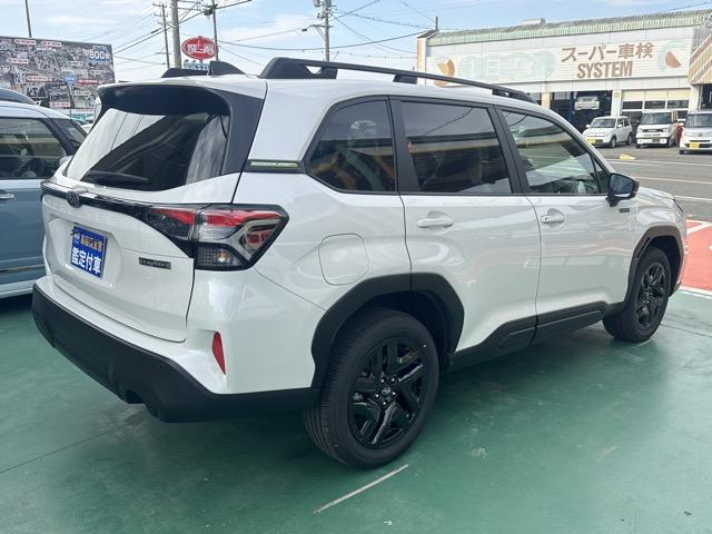 フォレスター X-ブレイクS:HEV EX アイサイト LEDヘッドランプ 11.6インチセンターインフォメーションディスプレイ ドライバーモニタリングシステム 12.3インチフル液晶メーター ハンズフリーパワーリヤゲート 登録済未使用車(17枚目)