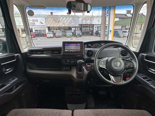 N-BOX L コーディネートスタイル 純正ナビゲーション バックカメラ スマートキー LEDヘッドライト 両側パワースライドドア フルオートエアコン シートヒーター USB充電ソケット ロールサンシェード シートバックテーブル(8枚目)