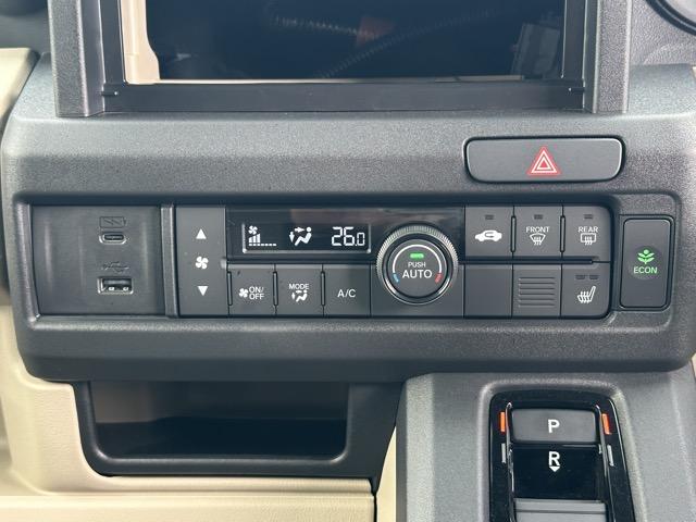 N-VAN e: e: ファン スマートキー LEDヘッドライト 両側スライドドア フルオートエアコン シートヒーター USB充電ソケット 電動格納ドアミラー パワーウィンドー フルフラット オートクルーズコントロール バックカメラ(17枚目)