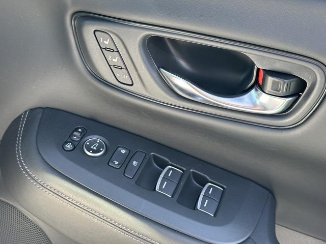 ZR-V e:HEV Z 内装色/ブラック ホンダセンシング フルLEDヘッドライト HondaCONNECTディスプレー+ETC2.0 BOSEプレミアムサウンド シートヒーター ステアリングヒーター パワーテールゲート(18枚目)