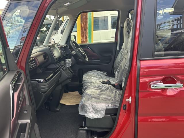 スペーシアカスタム ハイブリッドXS 全方位カメラ付きナビゲーション スマートキー LEDヘッドライト 両側パワースライドドア フルオートエアコン シートヒーター ロールサンシェード シートバックテーブル サーキュレーター 届出済未使用車(6枚目)