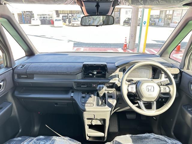 ステップワゴン スパーダ プレミアムライン 7人乗り ホンダセンシング フルLEDヘッドライト マルチビューカメラシステム パワーテールゲート 両側パワースライドドア シートヒーター 2列目キャプテンシート/オットマン付 登録済未使用車(9枚目)