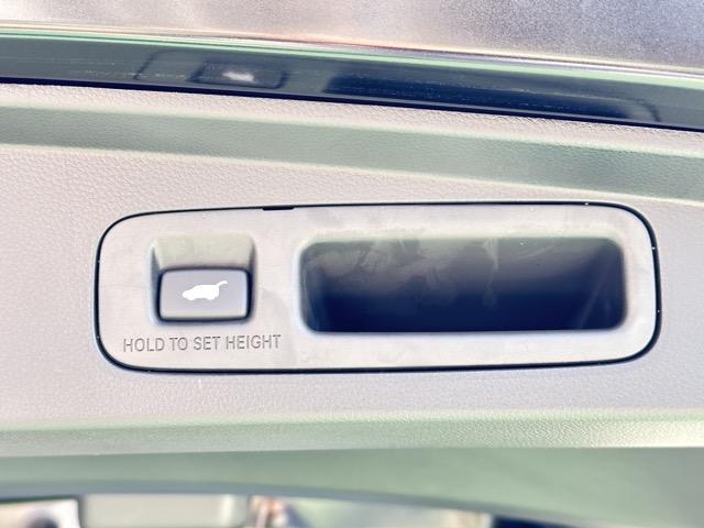 ステップワゴン スパーダ プレミアムライン 7人乗り ホンダセンシング フルLEDヘッドライト マルチビューカメラシステム パワーテールゲート 両側パワースライドドア シートヒーター 2列目キャプテンシート/オットマン付 登録済未使用車(15枚目)