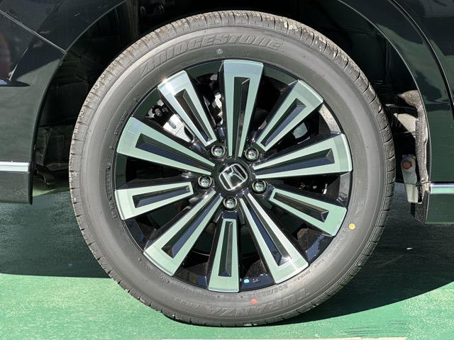 ステップワゴン スパーダ プレミアムライン 7人乗り ホンダセンシング フルLEDヘッドライト マルチビューカメラシステム パワーテールゲート 両側パワースライドドア シートヒーター 2列目キャプテンシート/オットマン付 登録済未使用車(19枚目)