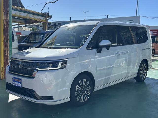 ステップワゴン スパーダ プレミアムライン 7人乗り ホンダセンシング フルLEDヘッドライト マルチビューカメラシステム パワーテールゲート 両側パワースライドドア シートヒーター 2列目キャプテンシート/オットマン付 登録済未使用車(4枚目)
