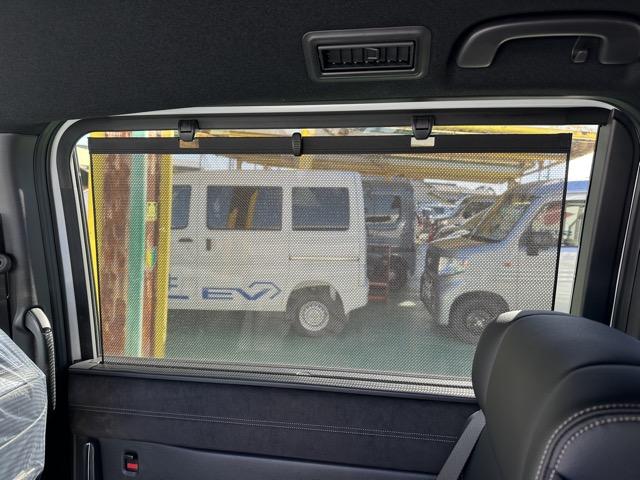 ステップワゴン スパーダ プレミアムライン 7人乗り ホンダセンシング フルLEDヘッドライト マルチビューカメラシステム パワーテールゲート 両側パワースライドドア シートヒーター 2列目キャプテンシート/オットマン付 登録済未使用車(11枚目)