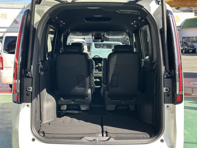 ステップワゴン スパーダ プレミアムライン 7人乗り ホンダセンシング フルLEDヘッドライト マルチビューカメラシステム パワーテールゲート 両側パワースライドドア シートヒーター 2列目キャプテンシート/オットマン付 登録済未使用車(17枚目)