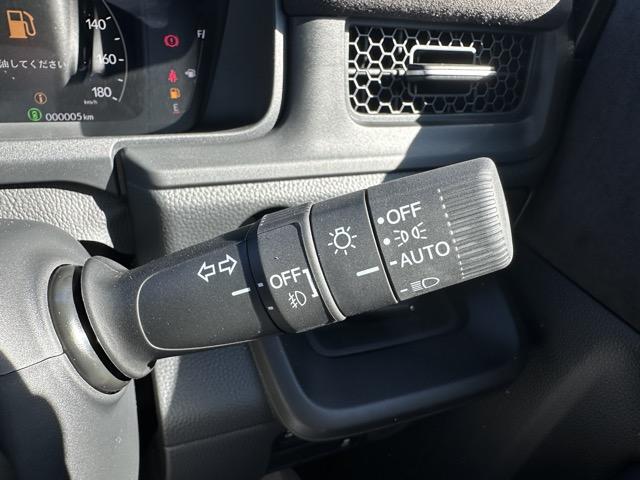 ステップワゴン スパーダ プレミアムライン 7人乗り ホンダセンシング フルLEDヘッドライト マルチビューカメラシステム パワーテールゲート 両側パワースライドドア シートヒーター 2列目キャプテンシート/オットマン付 登録済未使用車(27枚目)