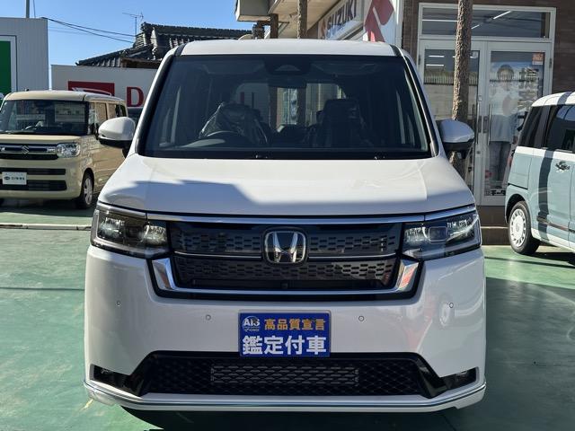 ステップワゴン スパーダ プレミアムライン 7人乗り ホンダセンシング フルLEDヘッドライト マルチビューカメラシステム パワーテールゲート 両側パワースライドドア シートヒーター 2列目キャプテンシート/オットマン付 登録済未使用車(30枚目)