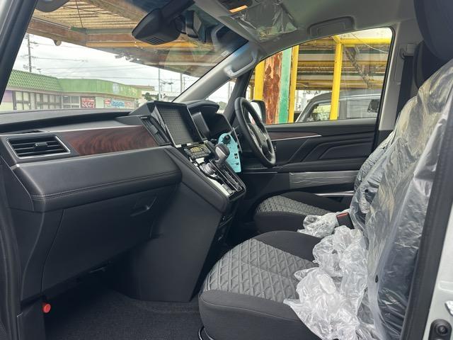 デリカD:5 P 8人乗り ナビ取付パッケージII オートステップ付 スマートキー LEDヘッドライト 両側パワースライドドア 全方位カメラ フルオートエアコン シートヒーター パワーシート パワーバックドア(7枚目)