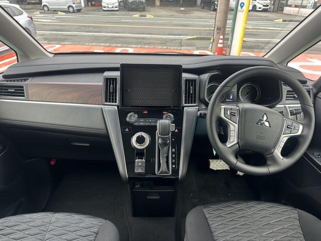 デリカD:5 P 8人乗り ナビ取付パッケージII オートステップ付 スマートキー LEDヘッドライト 両側パワースライドドア 全方位カメラ フルオートエアコン シートヒーター パワーシート パワーバックドア(9枚目)