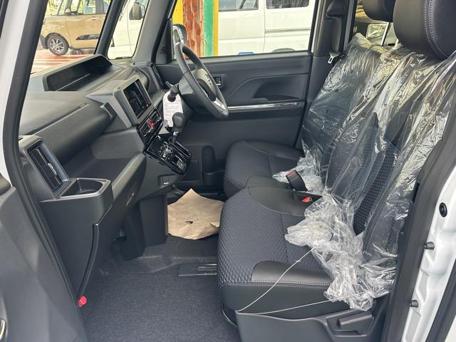タント カスタムRS スマートキー LEDヘッドライト 両側パワースライドドア オートエアコン シートヒーター ロールサンシェード シートバックテーブル 革巻きハンドル バックカメラ 衝突被害軽減ブレーキ 届出済未使用車(6枚目)