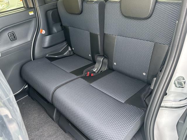 タント カスタムRS スマートキー LEDヘッドライト 両側パワースライドドア オートエアコン シートヒーター ロールサンシェード シートバックテーブル 革巻きハンドル バックカメラ 衝突被害軽減ブレーキ 届出済未使用車(7枚目)
