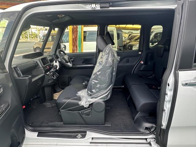 タント カスタムRS スマートキー LEDヘッドライト 両側パワースライドドア オートエアコン シートヒーター ロールサンシェード シートバックテーブル 革巻きハンドル バックカメラ 衝突被害軽減ブレーキ 届出済未使用車(8枚目)