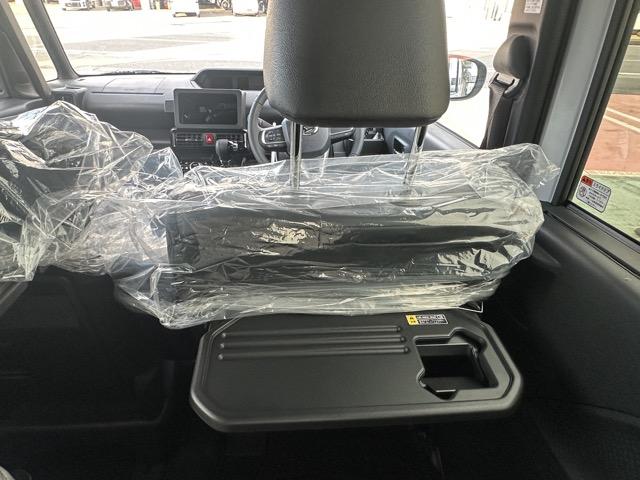 タント カスタムRS スマートキー LEDヘッドライト 両側パワースライドドア オートエアコン シートヒーター ロールサンシェード シートバックテーブル 革巻きハンドル バックカメラ 衝突被害軽減ブレーキ 届出済未使用車(12枚目)