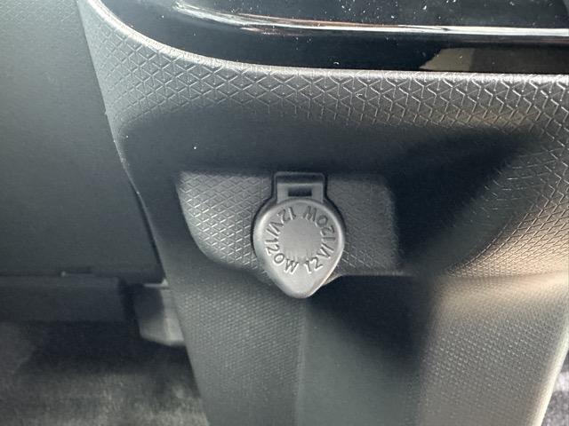 タント カスタムRS スマートキー LEDヘッドライト 両側パワースライドドア オートエアコン シートヒーター ロールサンシェード シートバックテーブル 革巻きハンドル バックカメラ 衝突被害軽減ブレーキ 届出済未使用車(28枚目)