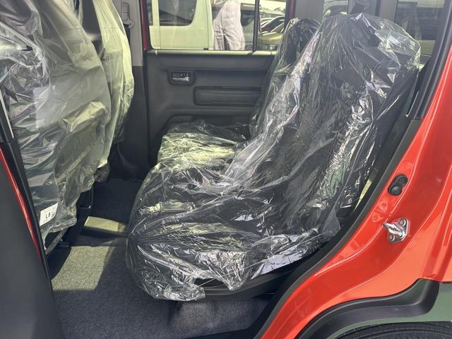 ★５年間新車保証★初度登録から５年間の新車保証が含まれています。長期間、安心してお乗り頂けます！保証費用は支払総額に含まれています！遠方のお客様は保証継承後、お近くのディーラーにて保証が受けられます！