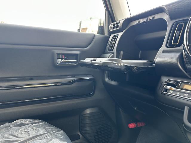 カーナビ本体￥４９，０００円〜工賃￥１７，０００円（取付キット等含む）で取付できます。お客様に必要なカーナビも、当店取り扱いカーナビ１０種類の中からご提案いたします！