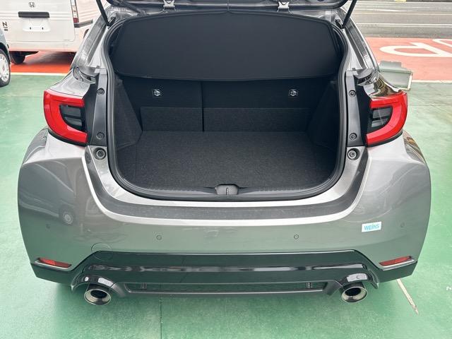 GRヤリス RZ ハイパフォーマンス 走行距離5,426KM 4WD AT 純正ナビゲーション バックカメラ ETC スマートキー LEDヘッドライト フルオートエアコン シートヒーター&ハンドルヒーター 革巻きハンドル パドルシフト(11枚目)