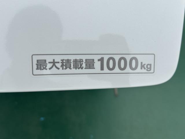 キャラバン ロンググランドプレミアムGX ディーゼル車 4WD スマートキー LEDヘッドライト 両側スライドドア フルオートエアコン シートヒーター アラウンドビューモニター デジタルインナーミラー 革巻きハンドル 登録済未使用車(12枚目)