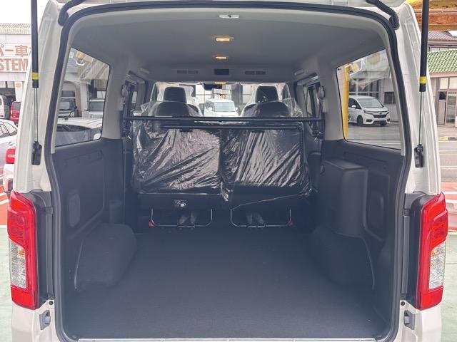 キャラバン ロンググランドプレミアムGX ディーゼル車 4WD スマートキー LEDヘッドライト 両側スライドドア フルオートエアコン シートヒーター アラウンドビューモニター デジタルインナーミラー 革巻きハンドル 登録済未使用車(14枚目)