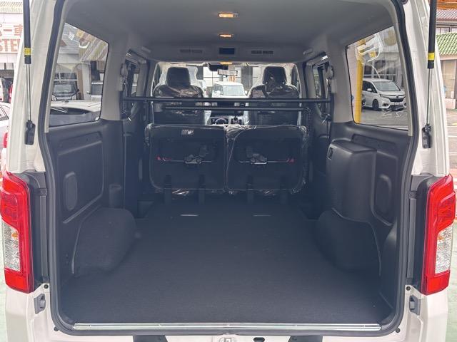 キャラバン ロンググランドプレミアムGX ディーゼル車 4WD スマートキー LEDヘッドライト 両側スライドドア フルオートエアコン シートヒーター アラウンドビューモニター デジタルインナーミラー 革巻きハンドル 登録済未使用車(15枚目)