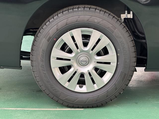 キャラバン ロンググランドプレミアムGX ディーゼル車 4WD スマートキー LEDヘッドライト 両側スライドドア フルオートエアコン シートヒーター アラウンドビューモニター デジタルインナーミラー 革巻きハンドル 登録済未使用車(16枚目)