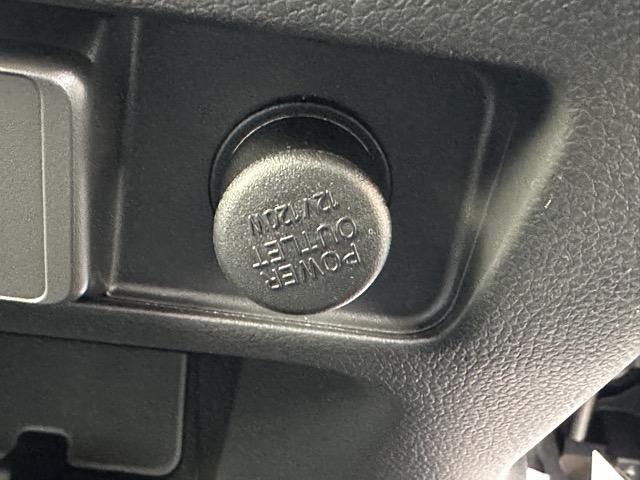 キャラバン ロンググランドプレミアムGX ディーゼル車 4WD スマートキー LEDヘッドライト 両側スライドドア フルオートエアコン シートヒーター アラウンドビューモニター デジタルインナーミラー 革巻きハンドル 登録済未使用車(21枚目)