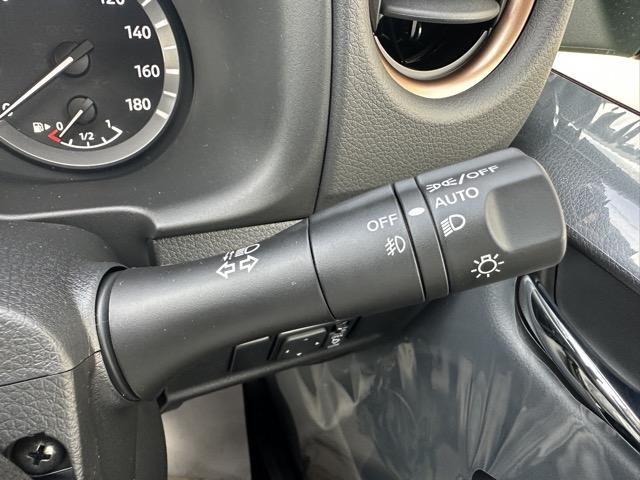 キャラバン ロンググランドプレミアムGX ディーゼル車 4WD スマートキー LEDヘッドライト 両側スライドドア フルオートエアコン シートヒーター アラウンドビューモニター デジタルインナーミラー 革巻きハンドル 登録済未使用車(27枚目)