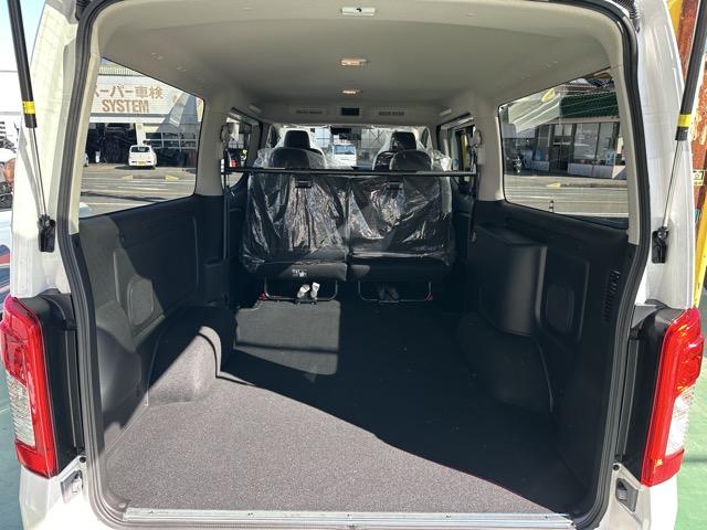 キャラバン ロングオーテックラインプラス ディーゼル車 4WD 寒冷地仕様 左パワースライドドア スマートキー LEDヘッドライト アラウンドビューモニター デジタルインナーミラー フルオートエアコン シートヒーター 登録済未使用車(15枚目)