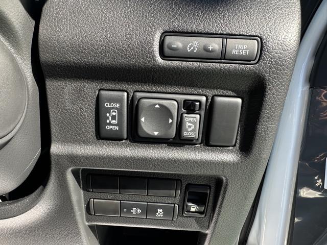 キャラバン ロングオーテックラインプラス ディーゼル車 4WD 寒冷地仕様 左パワースライドドア スマートキー LEDヘッドライト アラウンドビューモニター デジタルインナーミラー フルオートエアコン シートヒーター 登録済未使用車(20枚目)