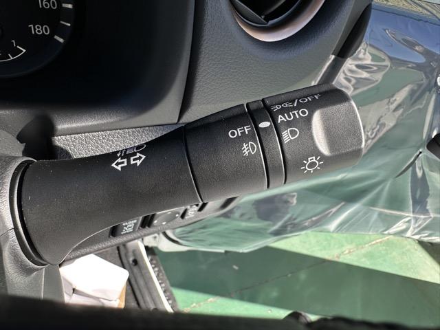 キャラバン ロングオーテックラインプラス ディーゼル車 4WD 寒冷地仕様 左パワースライドドア スマートキー LEDヘッドライト アラウンドビューモニター デジタルインナーミラー フルオートエアコン シートヒーター 登録済未使用車(22枚目)