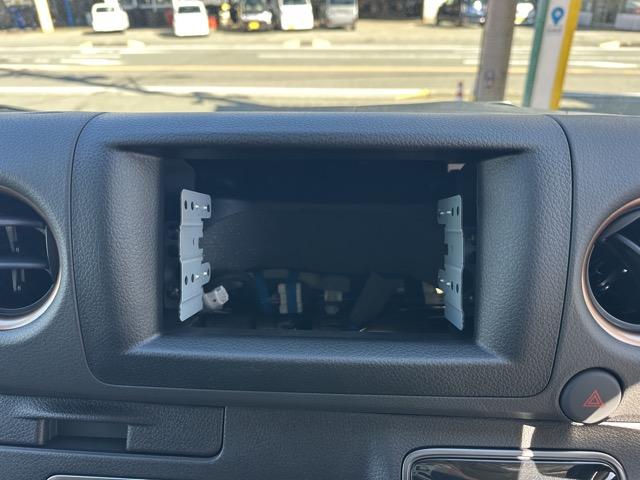 キャラバン ロングオーテックラインプラス ディーゼル車 4WD 寒冷地仕様 左パワースライドドア スマートキー LEDヘッドライト アラウンドビューモニター デジタルインナーミラー フルオートエアコン シートヒーター 登録済未使用車(26枚目)