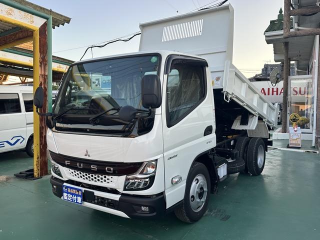 キャンター 全低床強化ダンプ　３ｔ　５ＭＴ　全低床強化ダンプ　バックカメラ付き　スマートキー　ＬＥＤヘッドライト　Ｂｌｕｅｔｏｏｔｈオーディオ　電動格納ドアミラー　パワーウィンドー　フォグランプ　アイドリングストップ（4枚目）