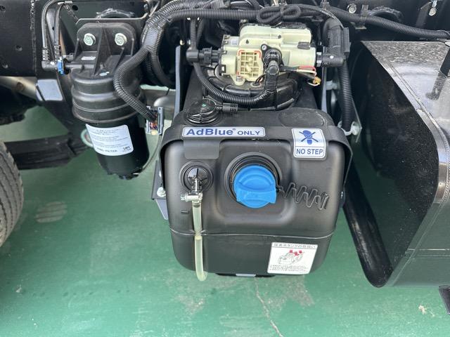 キャンター 全低床強化ダンプ　３ｔ　５ＭＴ　全低床強化ダンプ　バックカメラ付き　スマートキー　ＬＥＤヘッドライト　Ｂｌｕｅｔｏｏｔｈオーディオ　電動格納ドアミラー　パワーウィンドー　フォグランプ　アイドリングストップ（11枚目）