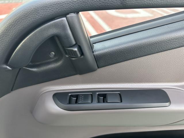 キャンター 全低床強化ダンプ　３ｔ　５ＭＴ　全低床強化ダンプ　バックカメラ付き　スマートキー　ＬＥＤヘッドライト　Ｂｌｕｅｔｏｏｔｈオーディオ　電動格納ドアミラー　パワーウィンドー　フォグランプ　アイドリングストップ（15枚目）