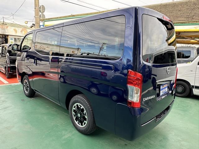 キャラバン ロングオーテックラインプラス　ディーゼル車　４ＷＤ　寒冷地仕様　左パワースライドドア　スマートキー　ＬＥＤヘッドライト　アラウンドビューモニター　デジタルインナーミラー　フルオートエアコン　シートヒーター　登録済未使用車（5枚目）