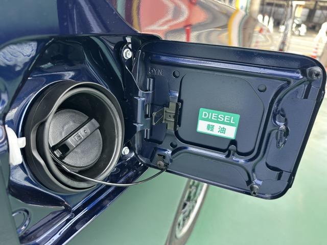 キャラバン ロングオーテックラインプラス　ディーゼル車　４ＷＤ　寒冷地仕様　左パワースライドドア　スマートキー　ＬＥＤヘッドライト　アラウンドビューモニター　デジタルインナーミラー　フルオートエアコン　シートヒーター　登録済未使用車（17枚目）