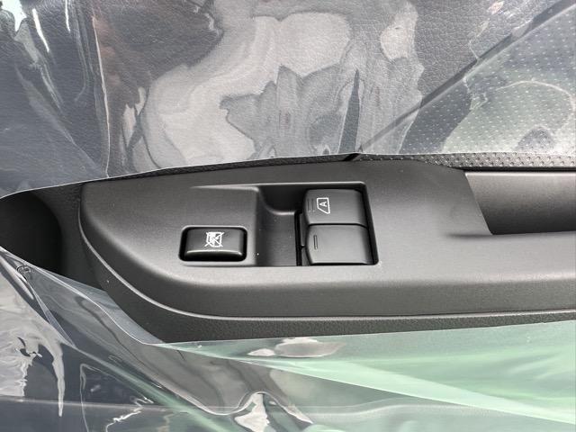 キャラバン ロングオーテックラインプラス　ディーゼル車　４ＷＤ　寒冷地仕様　左パワースライドドア　スマートキー　ＬＥＤヘッドライト　アラウンドビューモニター　デジタルインナーミラー　フルオートエアコン　シートヒーター　登録済未使用車（20枚目）