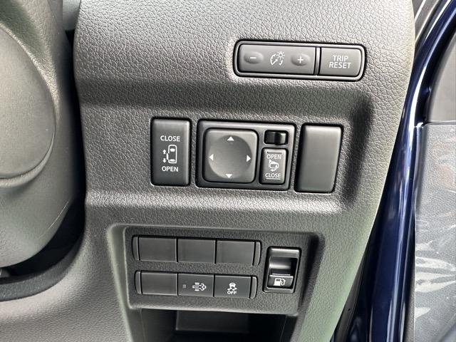 キャラバン ロングオーテックラインプラス　ディーゼル車　４ＷＤ　寒冷地仕様　左パワースライドドア　スマートキー　ＬＥＤヘッドライト　アラウンドビューモニター　デジタルインナーミラー　フルオートエアコン　シートヒーター　登録済未使用車（21枚目）