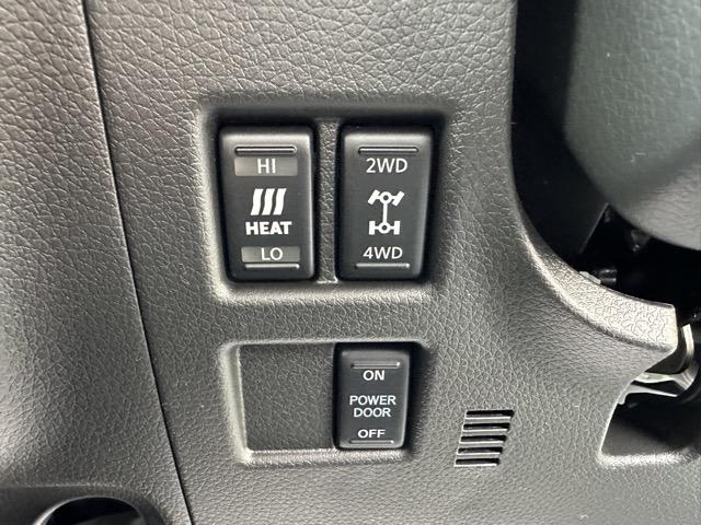 キャラバン ロングオーテックラインプラス　ディーゼル車　４ＷＤ　寒冷地仕様　左パワースライドドア　スマートキー　ＬＥＤヘッドライト　アラウンドビューモニター　デジタルインナーミラー　フルオートエアコン　シートヒーター　登録済未使用車（24枚目）