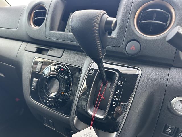 キャラバン ロングオーテックラインプラス　ディーゼル車　４ＷＤ　寒冷地仕様　左パワースライドドア　スマートキー　ＬＥＤヘッドライト　アラウンドビューモニター　デジタルインナーミラー　フルオートエアコン　シートヒーター　登録済未使用車（29枚目）