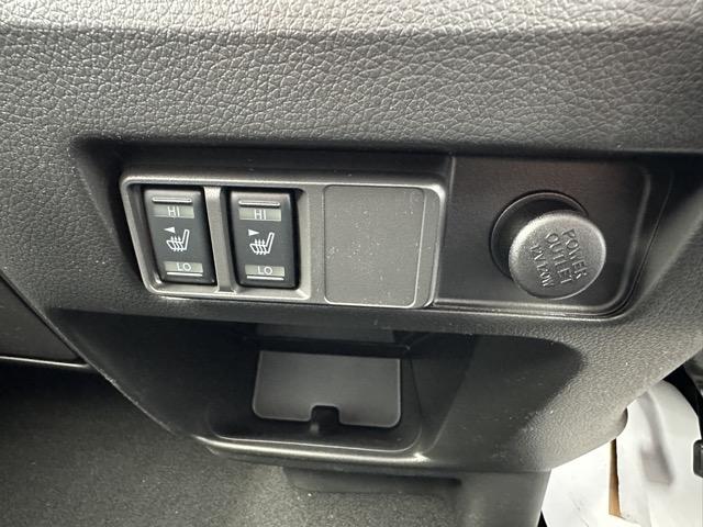 キャラバン ロングオーテックラインプラス　ディーゼル車　４ＷＤ　寒冷地仕様　左パワースライドドア　スマートキー　ＬＥＤヘッドライト　アラウンドビューモニター　デジタルインナーミラー　フルオートエアコン　シートヒーター　登録済未使用車（31枚目）